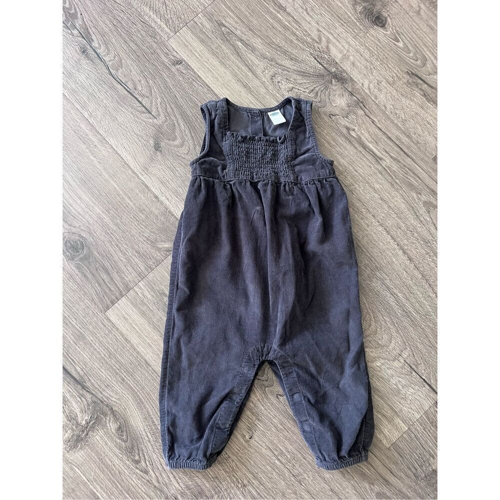 Old Navy Baby girl smocked chest romper size 12-18 months